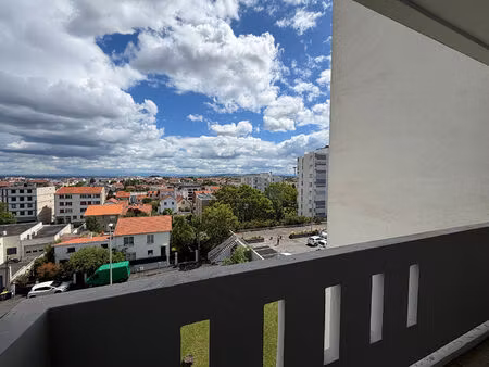 appartement 3 pièces de 69 m² avec balcon à clermont-ferrand
