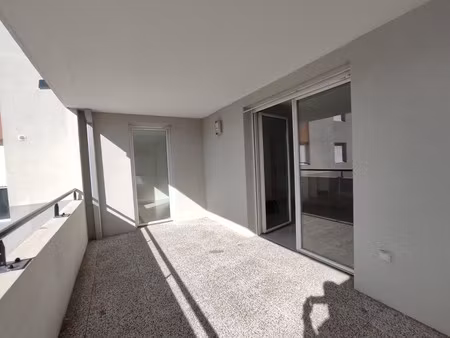 t2 avec terrasse et parking à montpellier