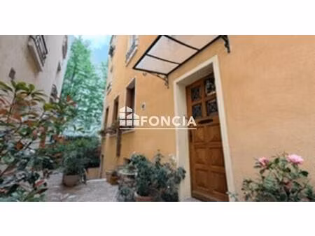 limite paris 5eme - comme une maison - 3 pieces (51 m2) en parfait etat - cour arboree