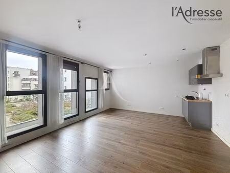location appartement 1 pièce  32.25m²  suresnes