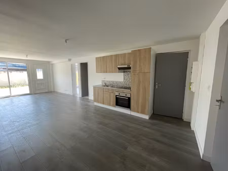 appartement type 3 avec terrasse et stationnement;