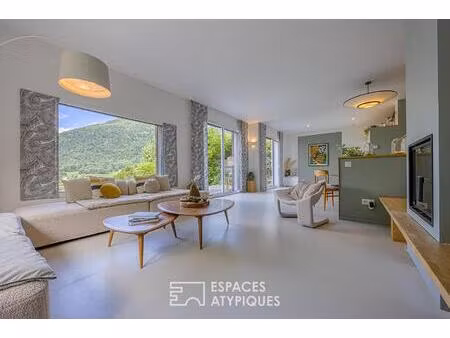 maison contemporaine avec jardin paysager
