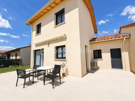 maison de 85 m² à chatte