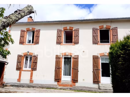maison d'habitation de 110 m2 au centre de ville de roumaziè