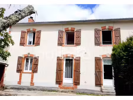 maison d'habitation de 110 m2 au centre de ville de roumaziè
