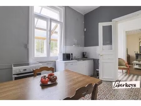 maison familiale 158 m² – 3 chambres – grand terrain 1 322 m² – véranda – bureau – parking