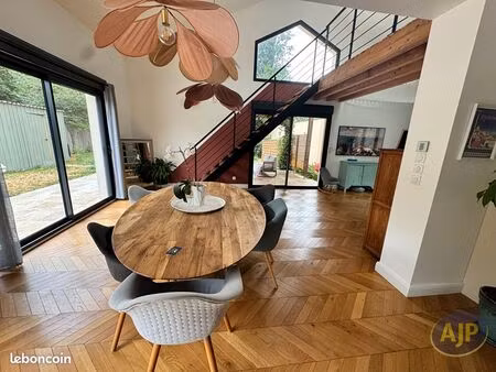 maison 7 pièces 200 m²