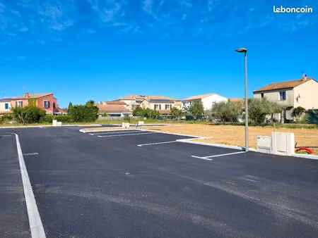 terrain 327 m² la crau