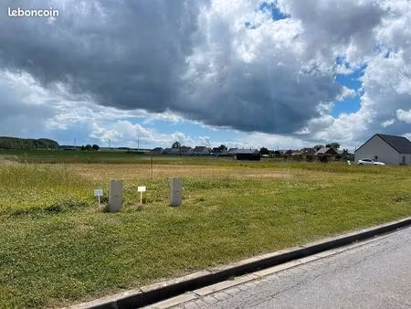 terrain 800 m² brouchy