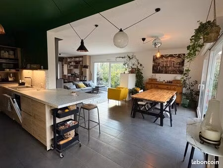 maison familiale au calme et avec jardin