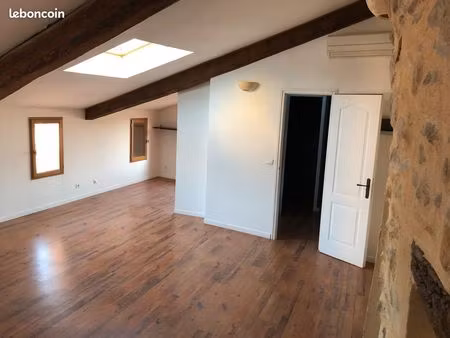 superbe t2 duplex de 57 m² – pierre apparente  clim neuve  centre-ville