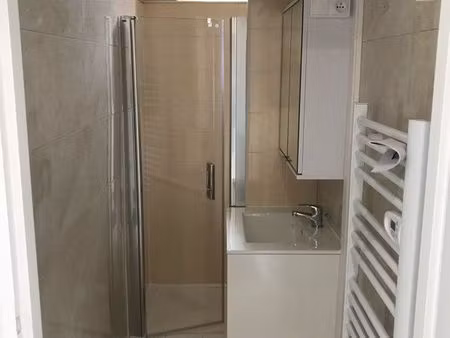appartement entièrement rénové dans immeuble calme