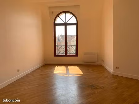studio 1 pièce 25 m²