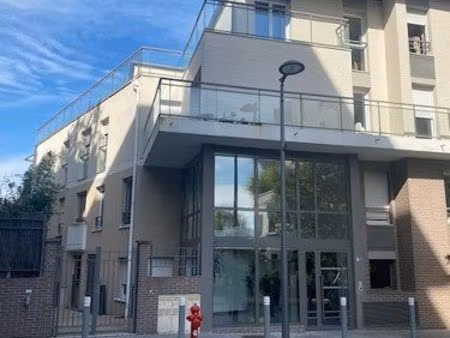 studio 1 pièce 27 m²