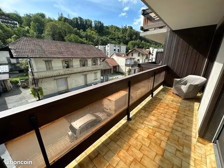 location t2 à l’année le fayet