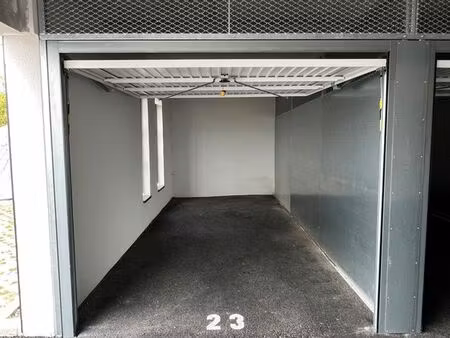 location garage fermé et couvert