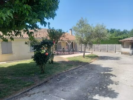 capian  maison 4 chambres  avec 720m² de terrain et un garage