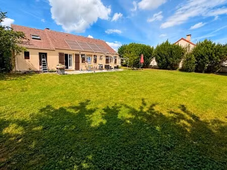 maison de 6 pièces de 90 m² à courpalay