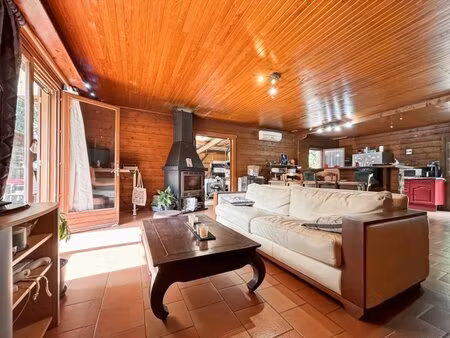 maison 4 pièces de 121 m² à meilhac