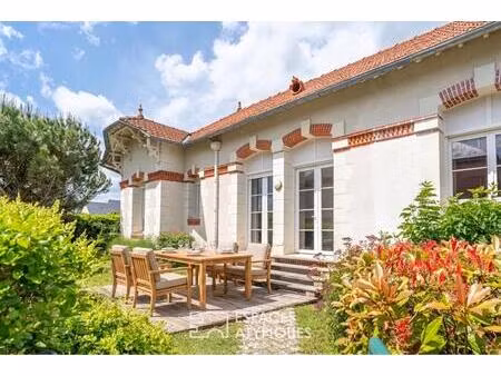 appartement esprit maison avec jardin dans bâtisse historique