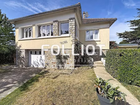 a vendre maison sur sous-sol complet à 300 mètres de la mer barneville-carteret