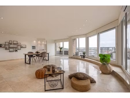 uniek penthouse van 150 m² met zonovergoten terras van 90 m² in centrum boom