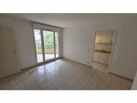 à magny-le-hongre  grand appartement en location