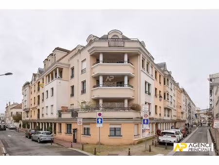 maisons-laffitte - 5 pièce(s) - 110 m² - hyper centre - face cinéma - ascenseur