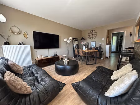 appatement 4 pièces de 83 m² meublé