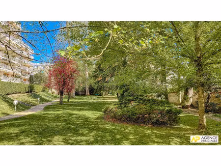 versailles rive-droite appartement 4 pièces 88 m² carrez situé au 2ème étage avec ascenseu