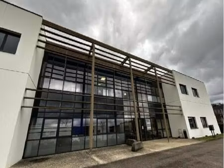 location bureaux 134 m² à 1 910 m²