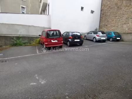location parking 15 m2 à clermont-ferrand
