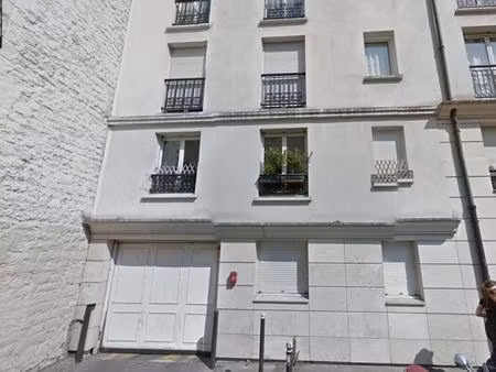 place de parking 15 m²