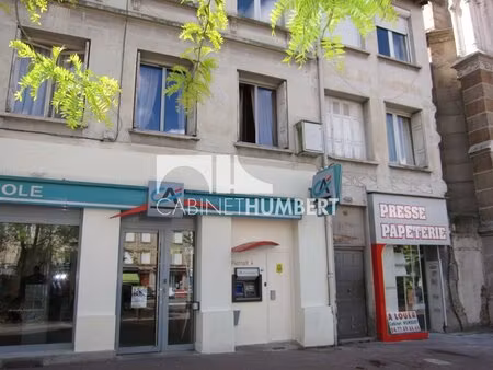 a louer - local commercial - 141 m2 - place st roch