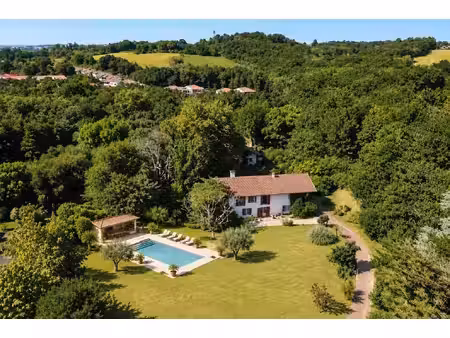 propriété de 400 m2 sur une belle parcelle de 5000 m2