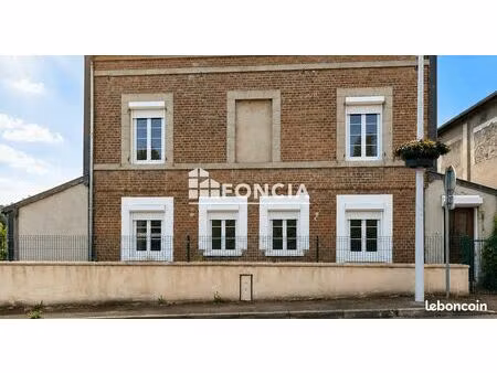 ? maison de caractère de 114 m² avec jardin  garage et fort potentiel