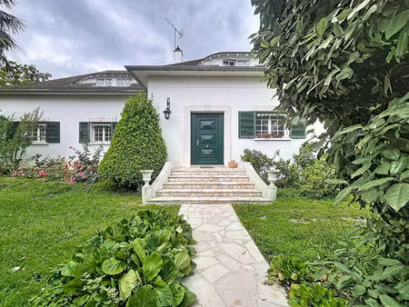 maison bourgeoise le vesinet 8 pièce(s) 219 m2