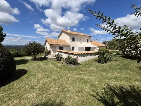 villa - 147 m² - 6 pièces