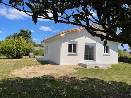maison meublée de plain-pied sur terrain de 1708 m2