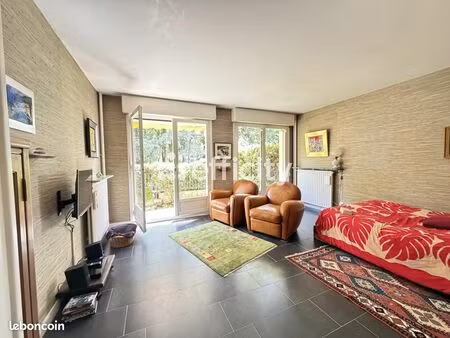 appartement 1 pièce 49 m²