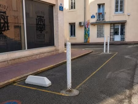 place de parking privative extérieure-montpellier centre-