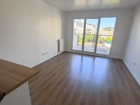 appartement f2 de 41 21 m² – aucun travaux – balcon – 2 parkings – herblay-sur-seine