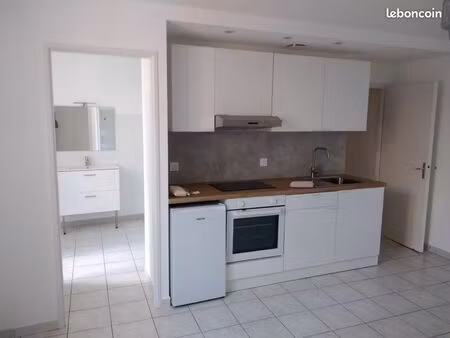 studio refait à neuf avec climatisation