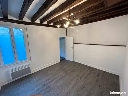 loue studio de 15 m² situé à chartres