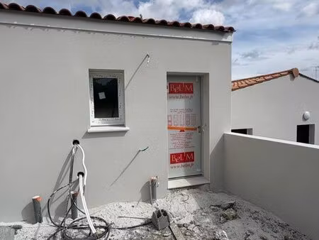 ? location logement neuf meublé – disponible septembre – fontenay-le-comte de 37m2