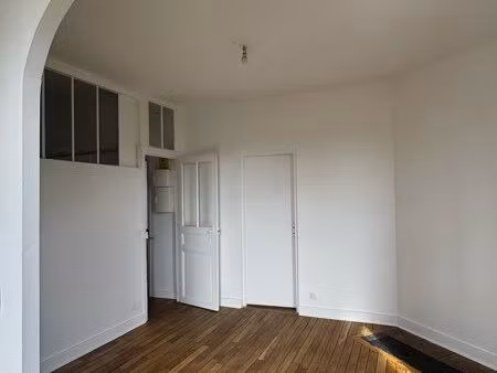 t2 de charme 45 m² – cuisine neuve – lumineux – 775 cc