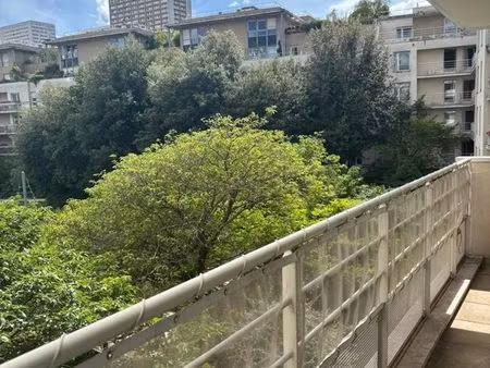 appartement 3 pièces 69 m²