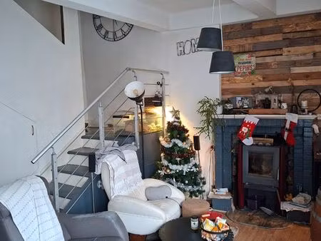 location maison de bourg sur 2 niveaux