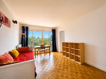 appartement meublé 2 pièces de 41 m² à chatillon