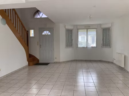 a louer - maison familiale 4 chambres avec jardin avrillé
